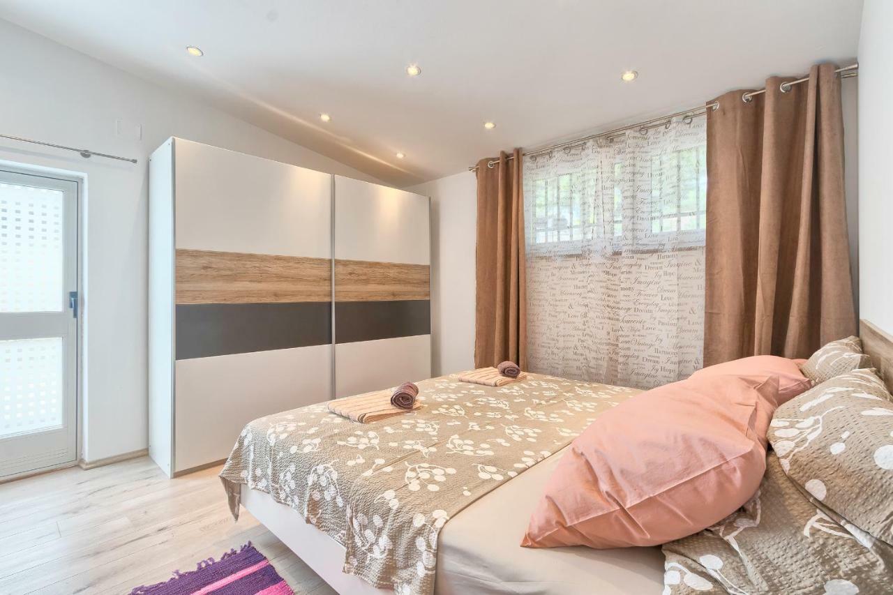 Wellness Apartman Kaiser Pula Luaran gambar